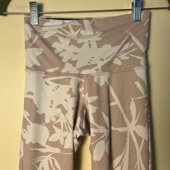 Strut This One Size 0/S Womens Floral Leggings Beige White Stretch Cool Mesh - Picture 4 of 16